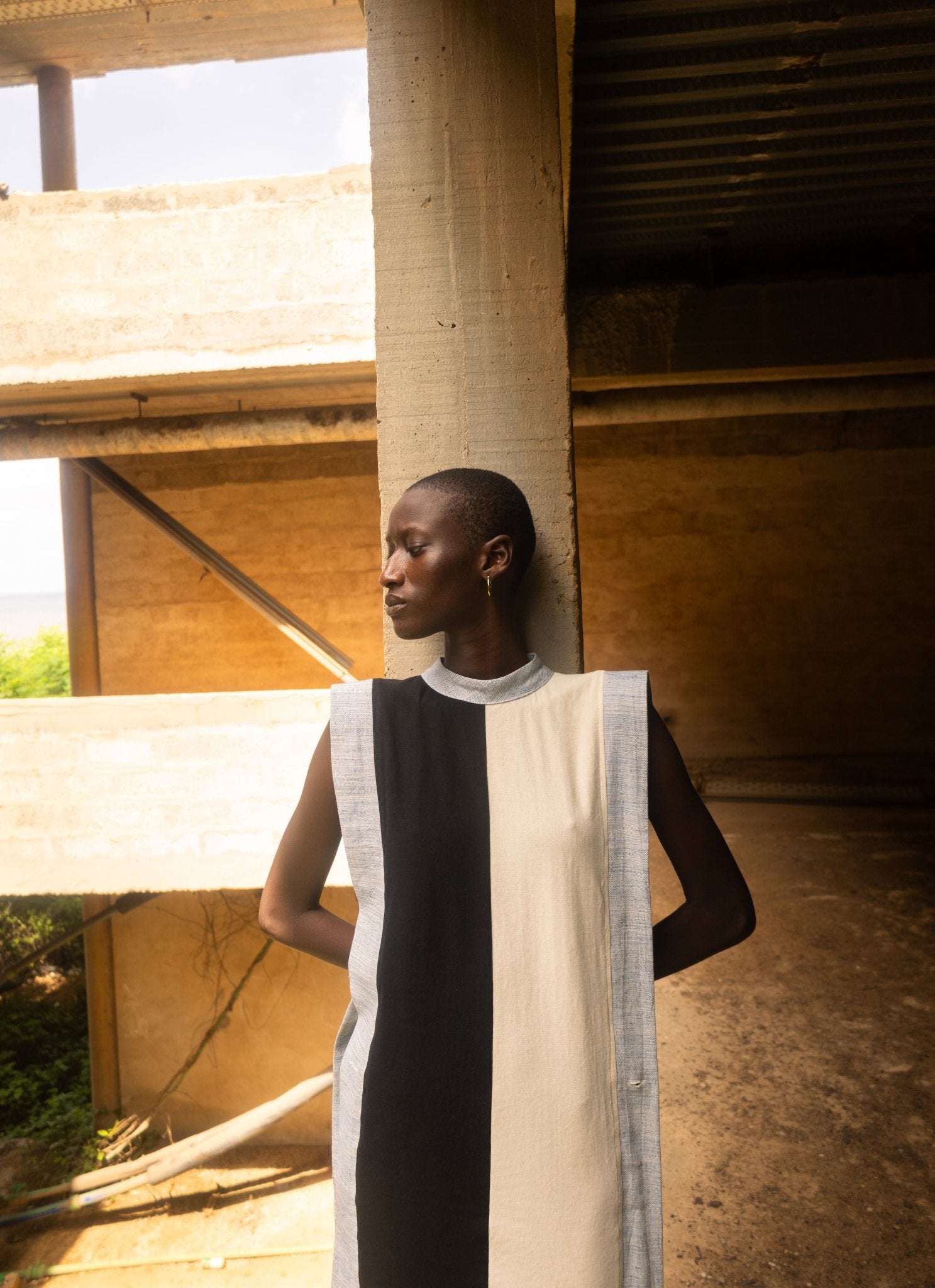 Robe Dagana Noir - Ecru - SOKOLATA CLOTHING