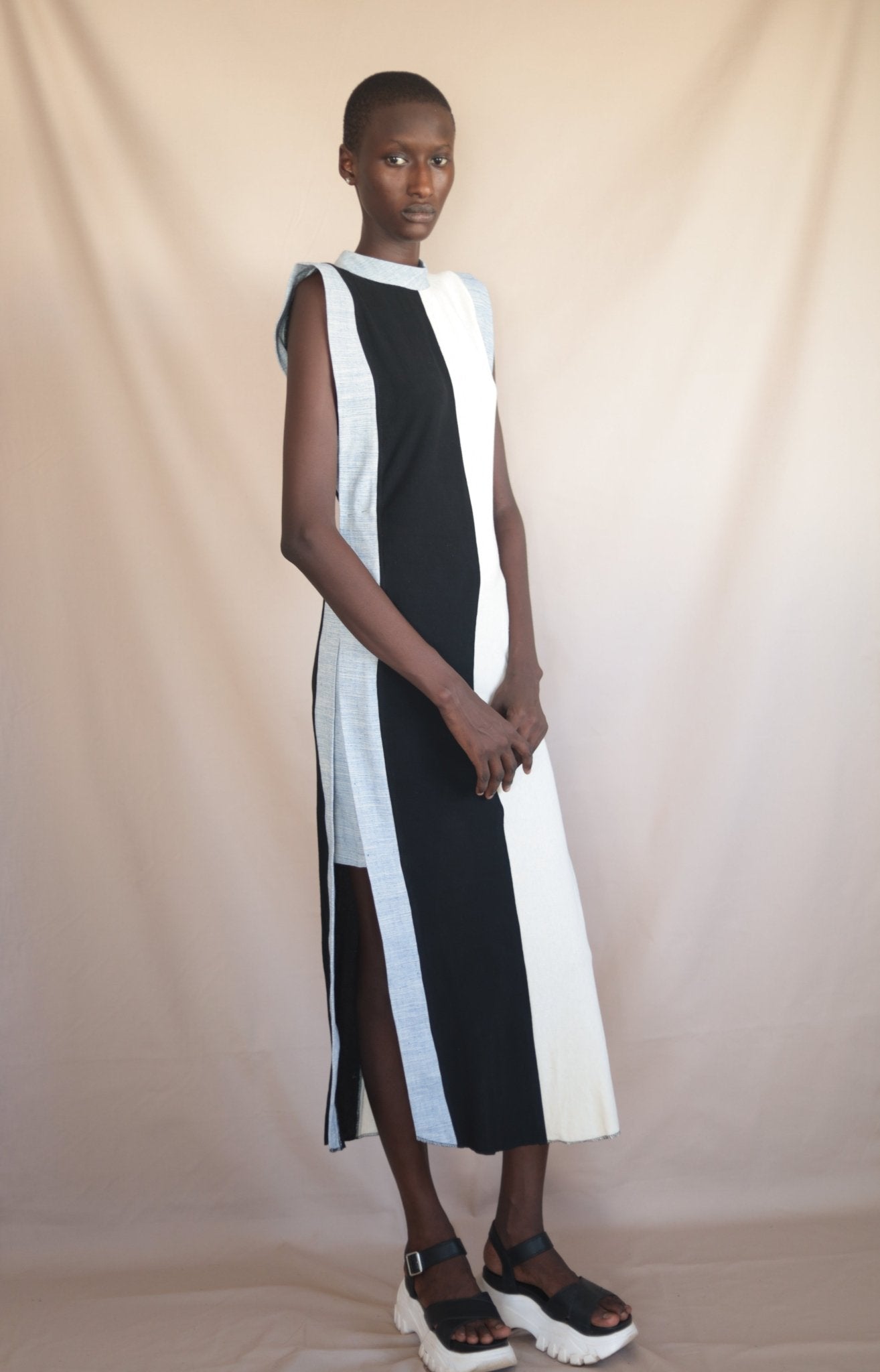 Robe Dagana Noir - Ecru - SOKOLATA CLOTHING