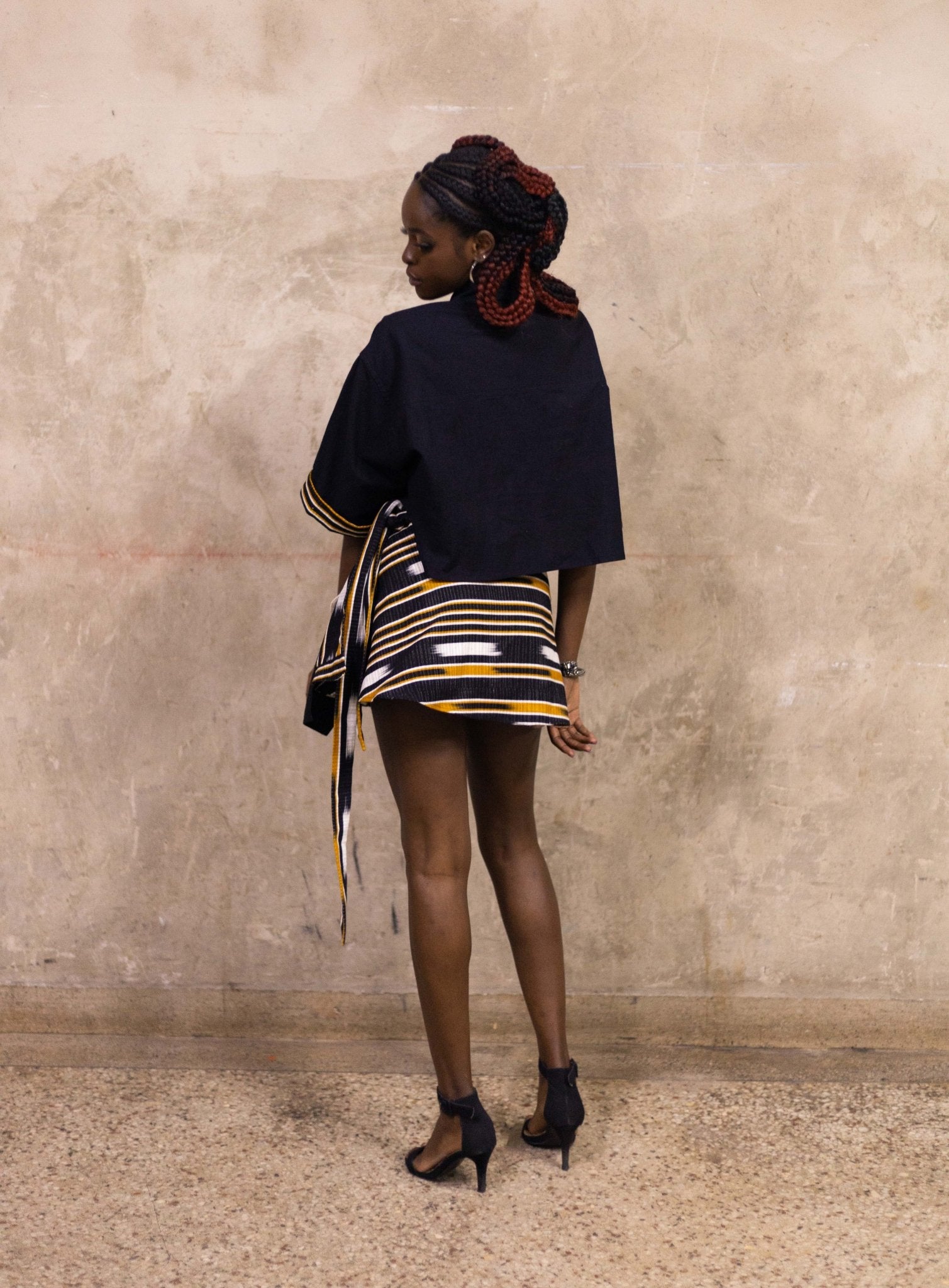 Chemise Agoua cropped Noir - SOKOLATA CLOTHING