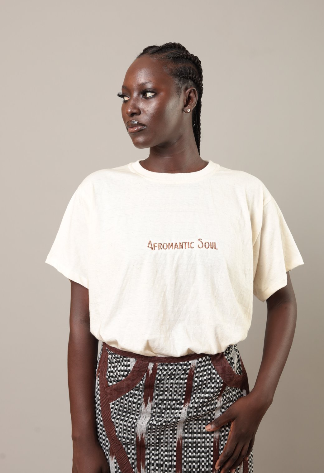 T-shirt brodé "Afromantic Soul" Ecru