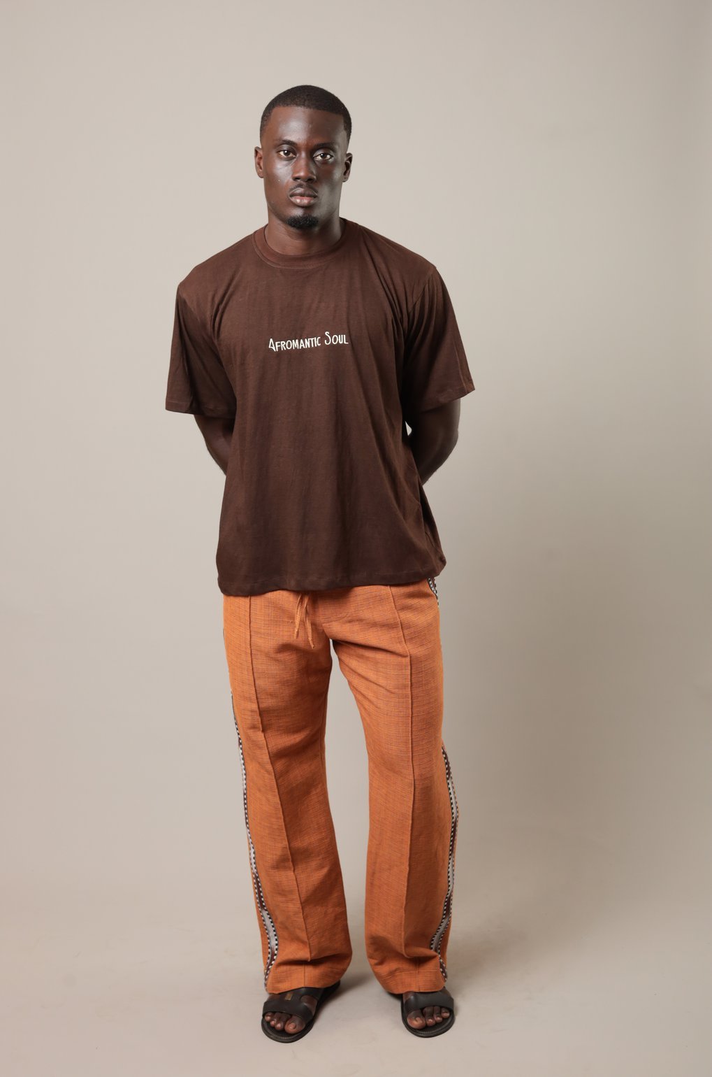 Tshirt brodé "Afromantic Soul" Marron - SOKOLATA CLOTHING